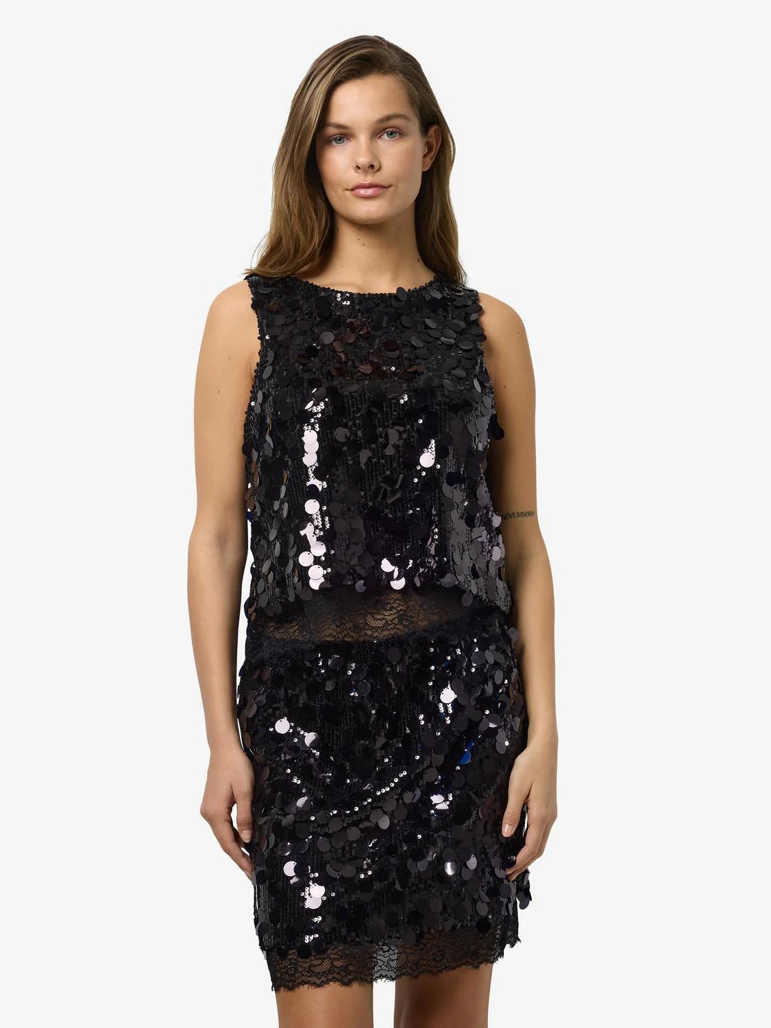 NMELVA S/L DETAIL SEQUIN TOP