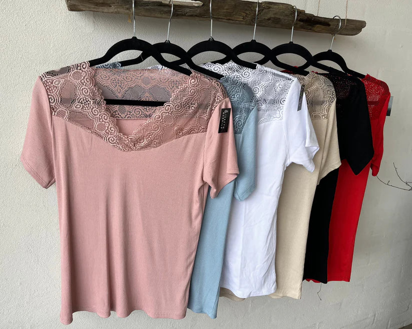 T-shirt m. blonde kanter
