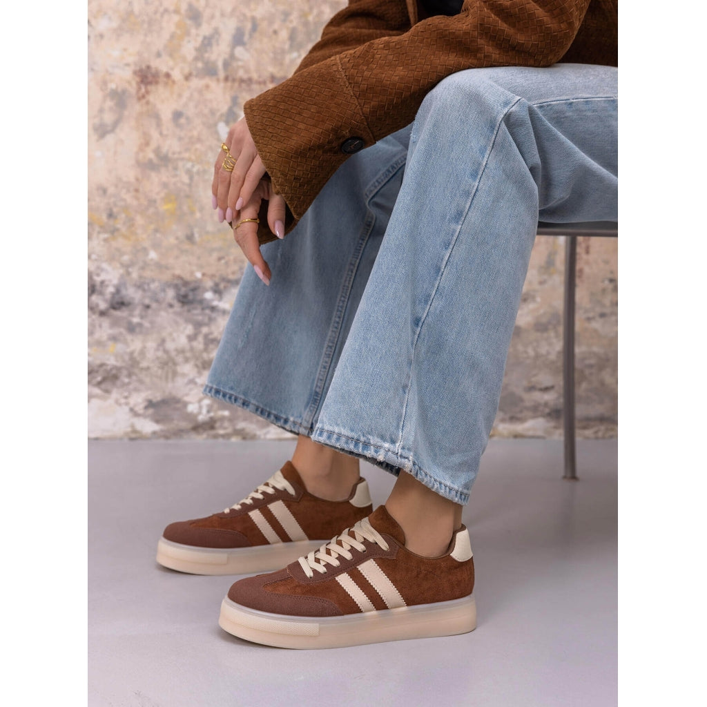 Sneakers w.Stripe