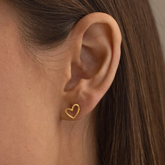Sarah - Heart Outline Stud Earring Stainless