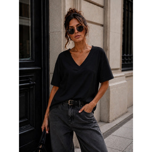 Basic T-Shirt w V-Neck