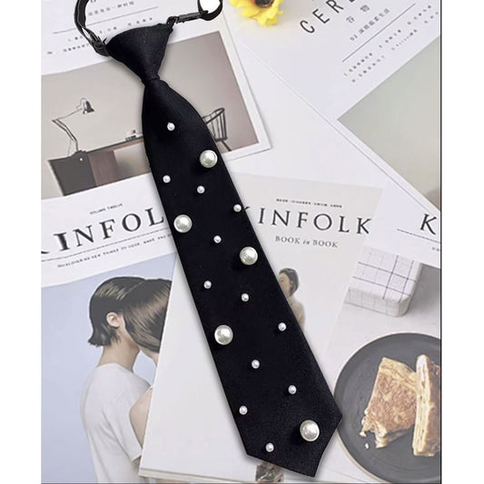 Tie w Pearls