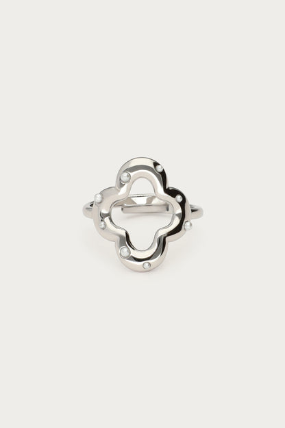 Ring pearl clover