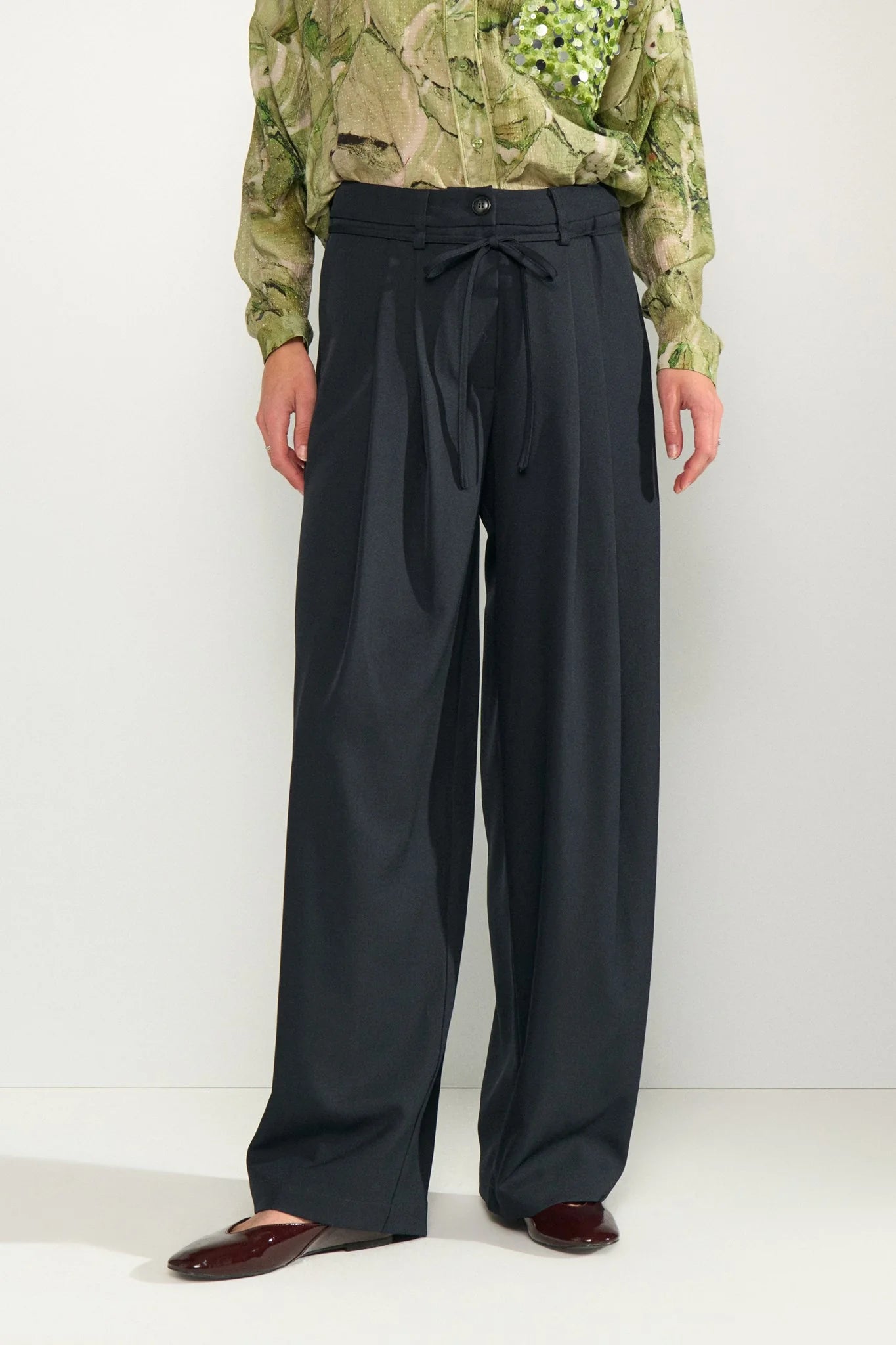 NUCARLIE WIDE PANTS