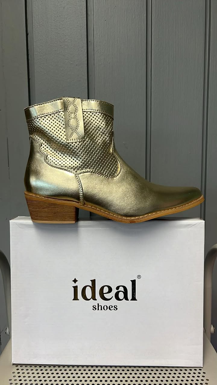 Naela cowboy boot