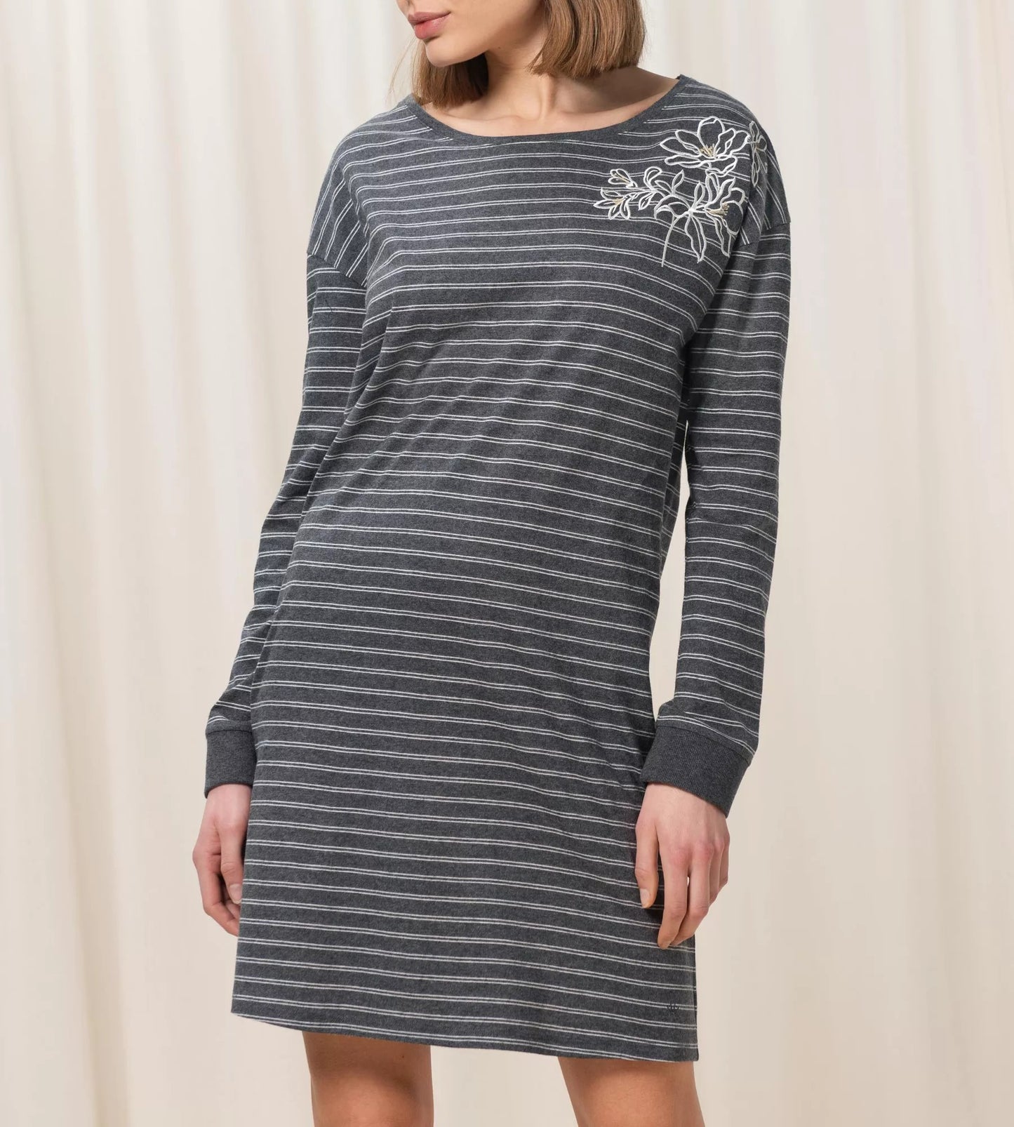 NIGHTDRESS